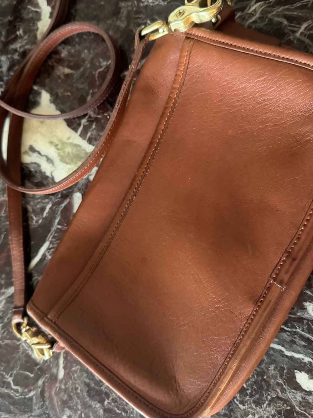 Vintage Coach City Bag Cognac Glove-Tanned Leather Crossbody USA Turnlock Purse - Picture 3 of 5